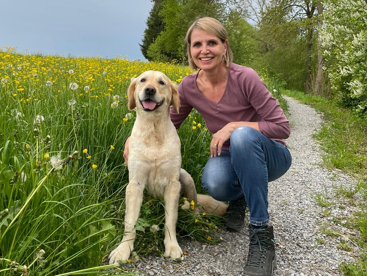 Nicole Zeitner mit Hund Ginny